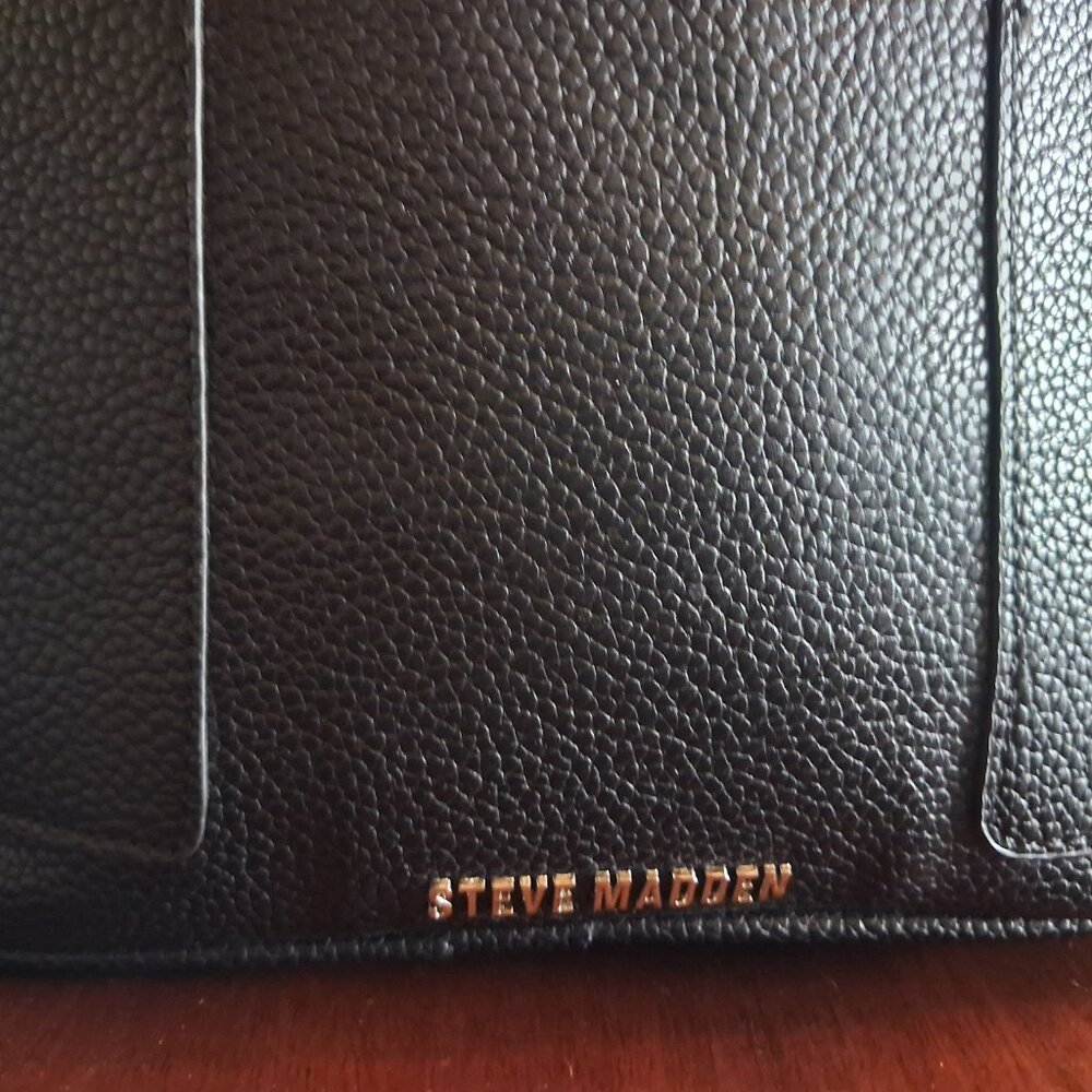 Black Leather Steve Madden Purse with Silver Trim - Picture 2 of 9